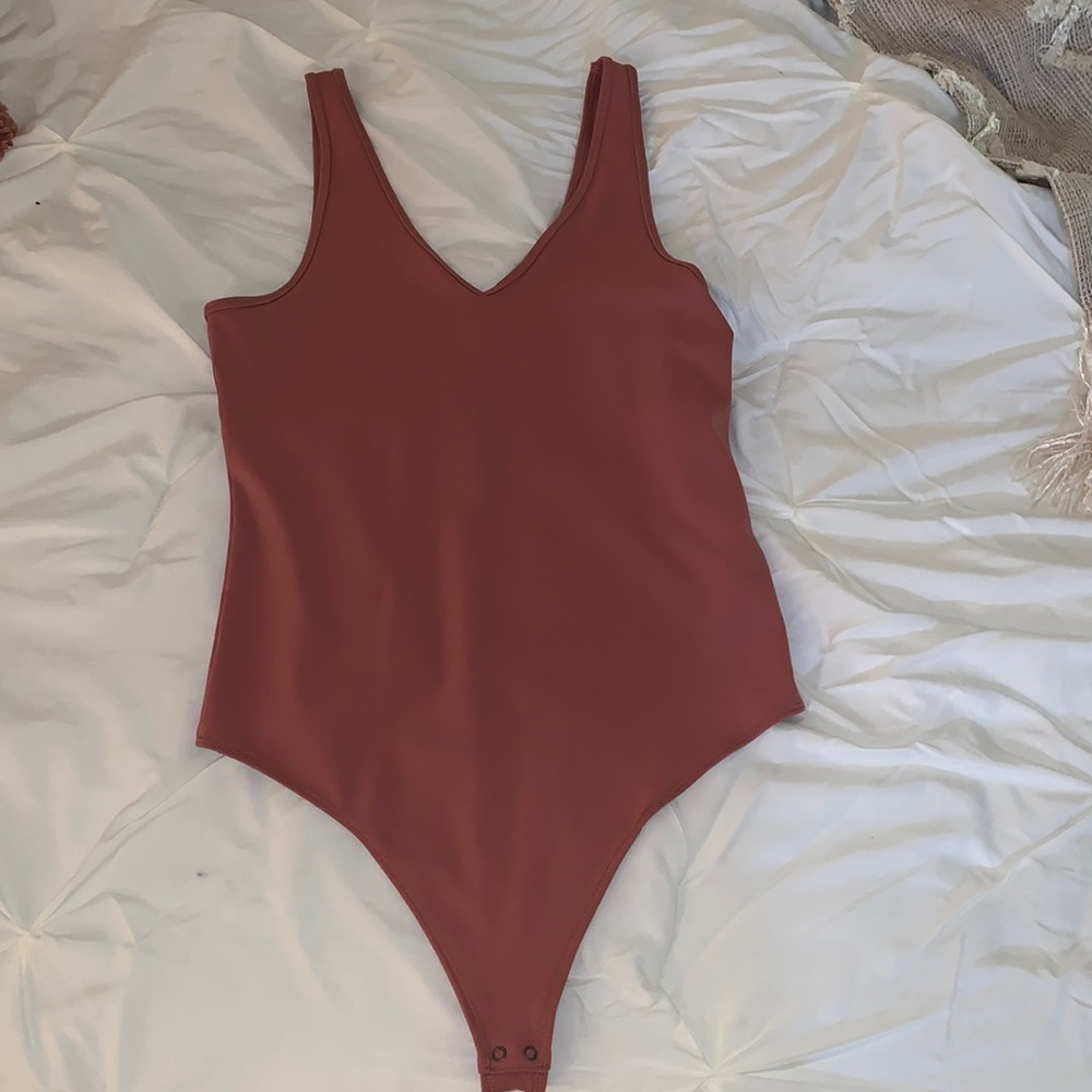 Abercrombie mauve v neck bodysuit